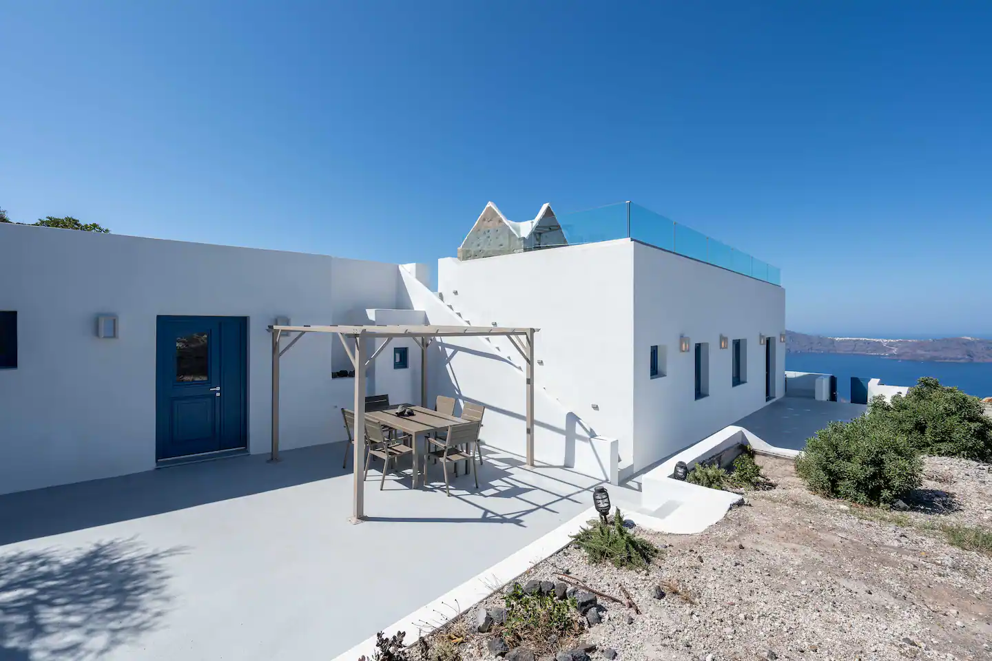 Private backyard dining at Santorini secret Imerovigli villa