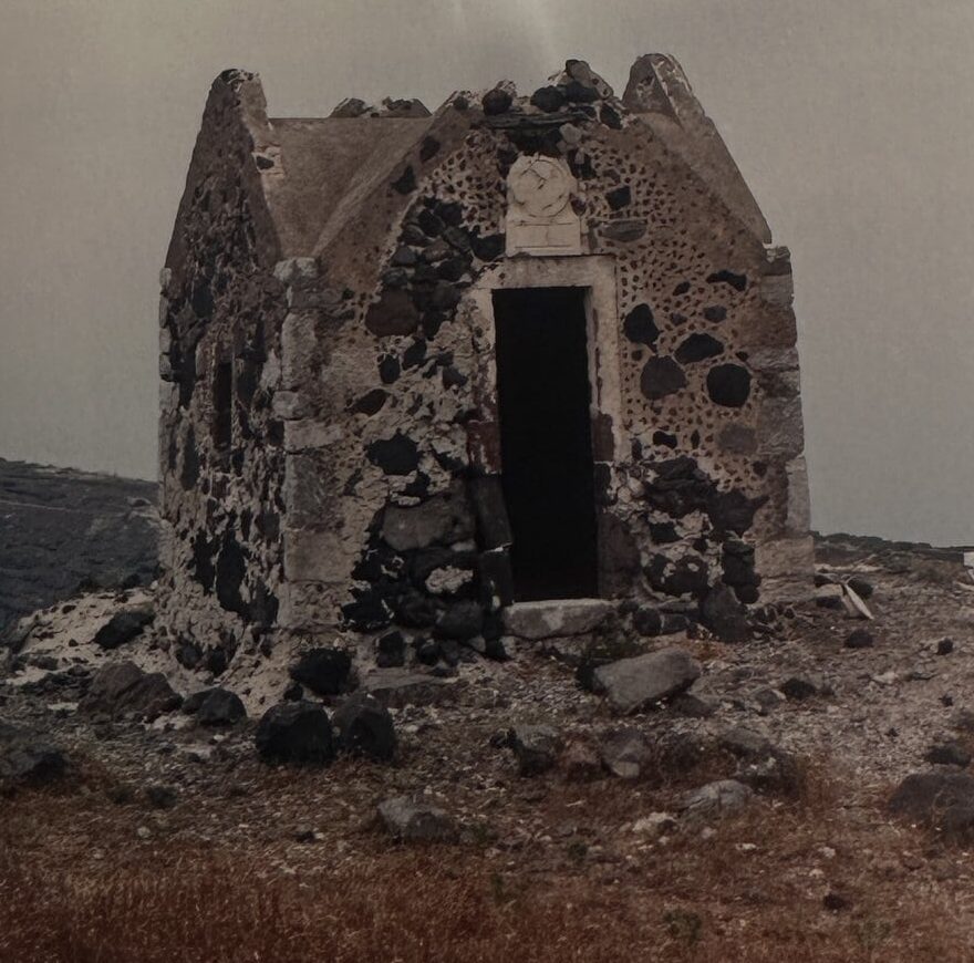 Santorini secret historic villa hosting travelers for 135 years
